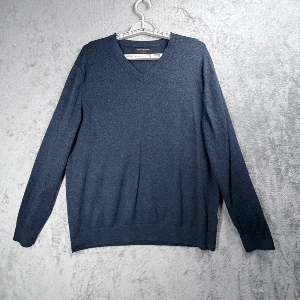 Banana Republic‎ Sweater Mens XL Blue V-Neck Premium Luxe Yarn Silk Cashmere